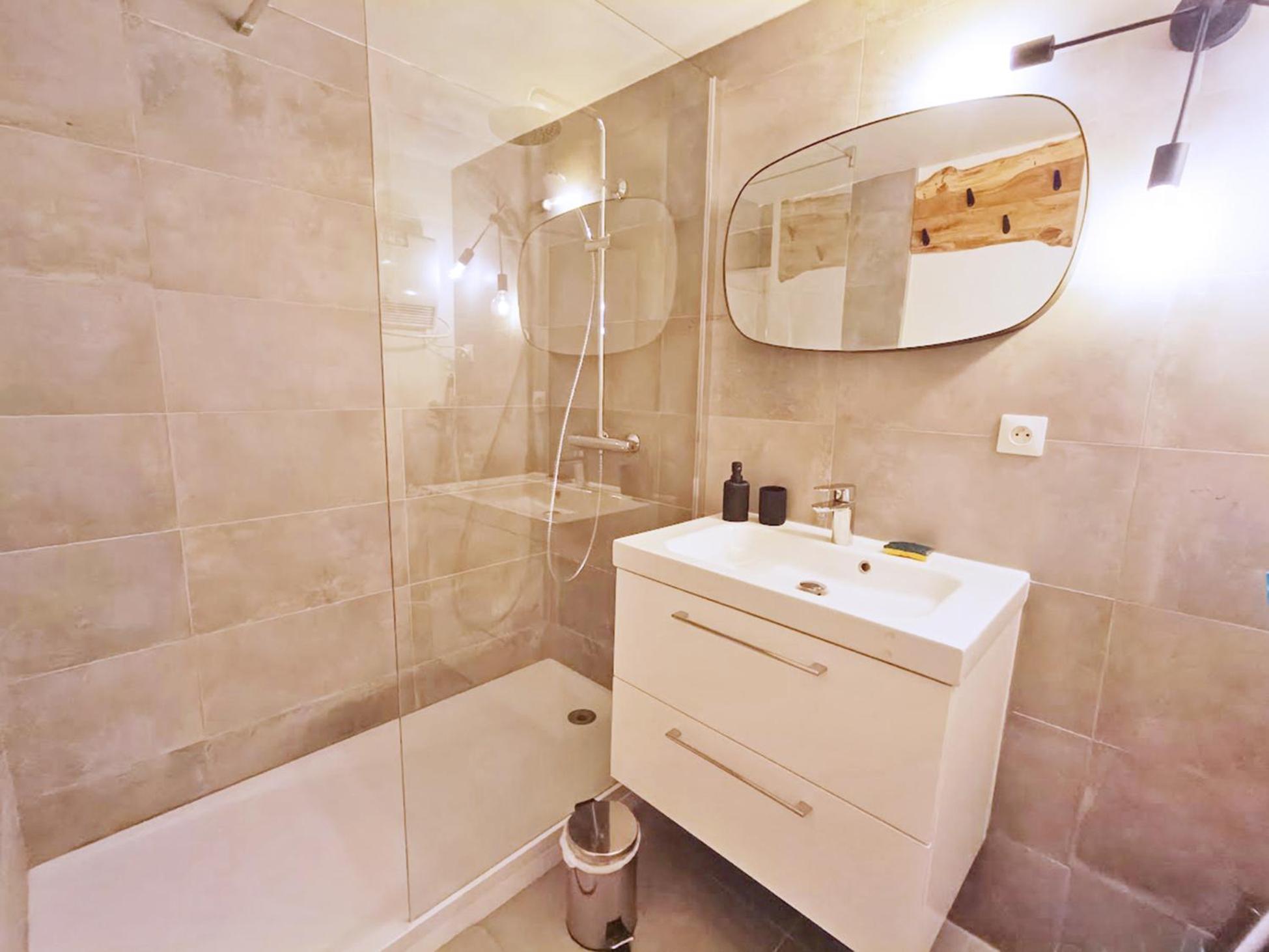 Appartement Le Nid De Juliette, T3 Duplex, Parking, Cave à Bagnères-de-Luchon Extérieur photo